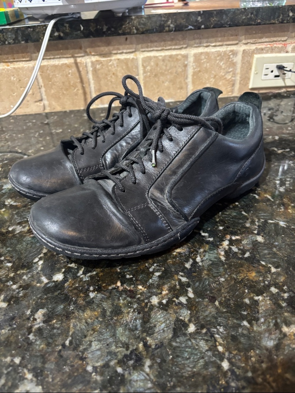 BORN Oxford Leather Shoes! Men’s 11